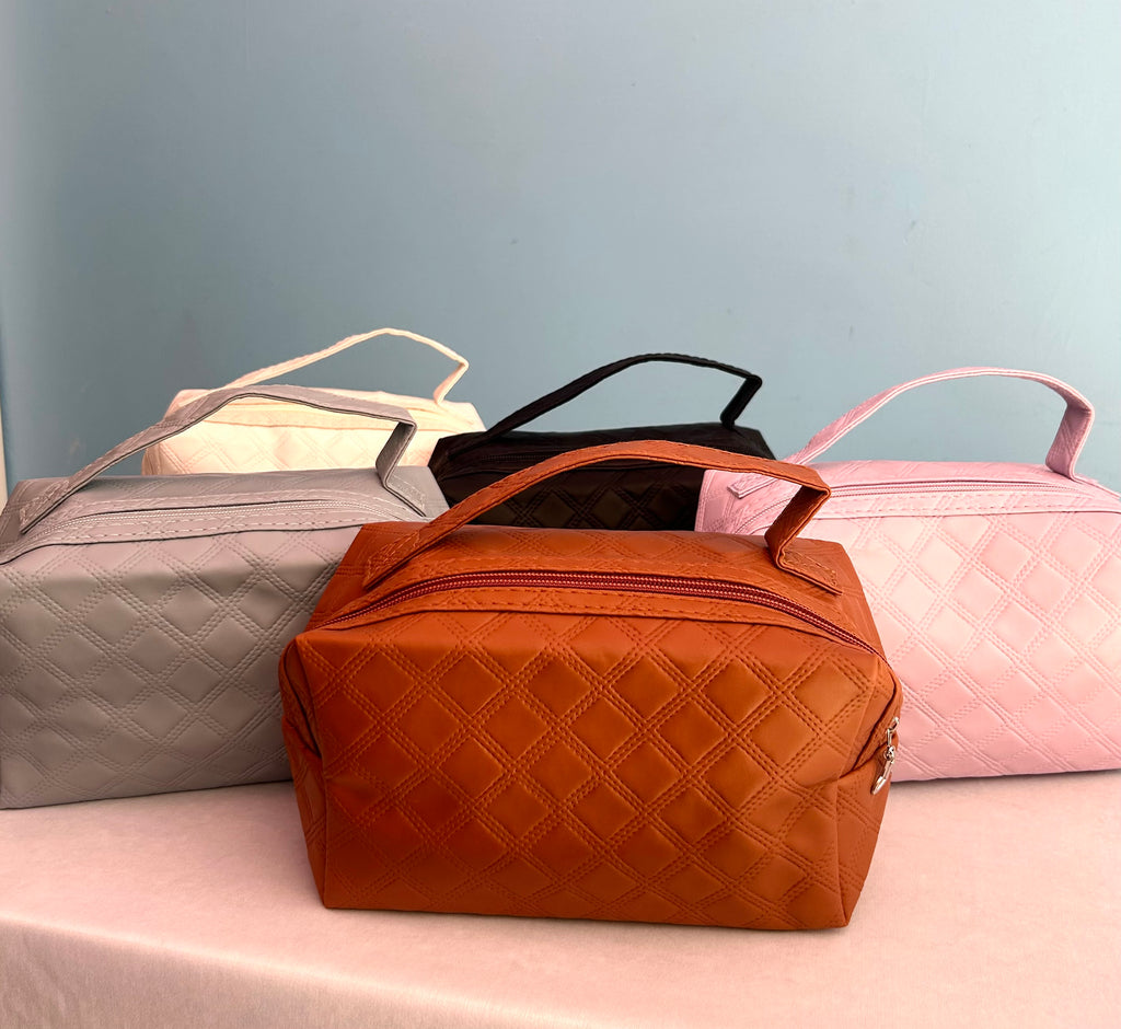 Necessaires